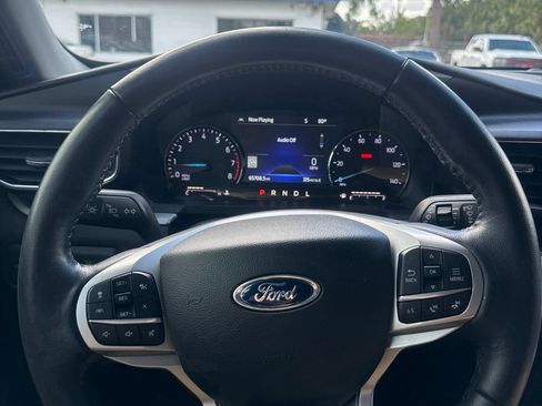 Used 2022 Ford Explorer XLT w/ Equipment Group 202A AWD/4WD image 25