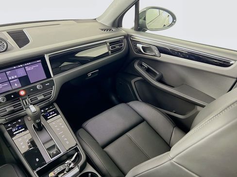 New 2026 Porsche Macan image 26