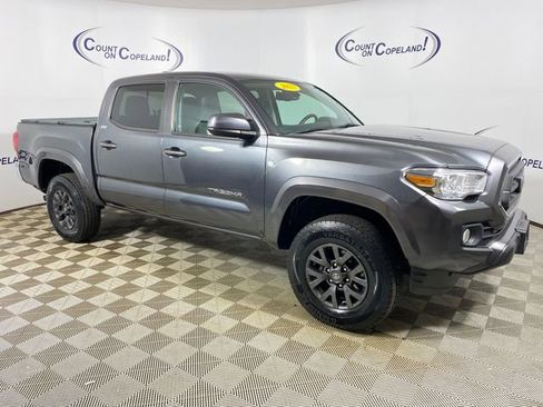 Used 2023 Toyota Tacoma SR5 AWD/4WD image 1