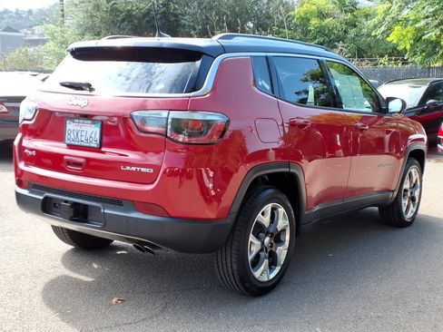 Used 2018 Jeep Compass Limited AWD/4WD image 4