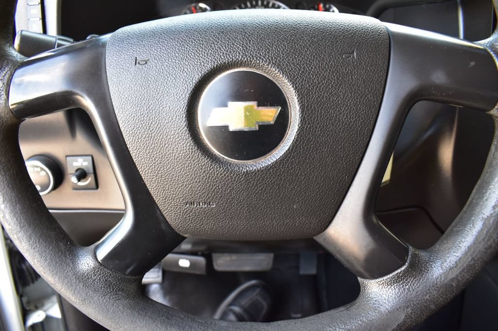 Used 2014 Chevrolet Express 2500 RWD image 32