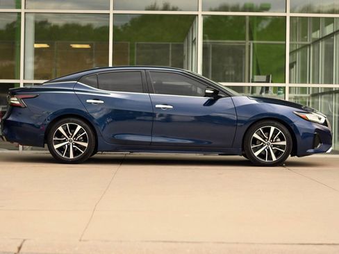 Used 2023 Nissan Maxima SV w/ Floor Mat Group FWD image 12