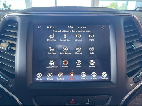 Used 2022 Jeep Cherokee Latitude Lux w/ Sun & Sound Group AWD/4WD image 21