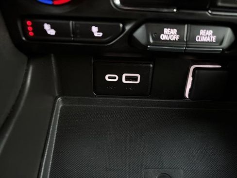 Used 2023 Chevrolet Suburban LT image 28