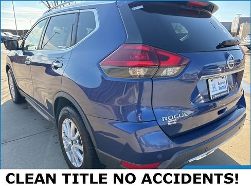 Used 2019 Nissan Rogue SV image 4