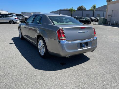Used 2014 Chrysler 300 C AWD/4WD image 7