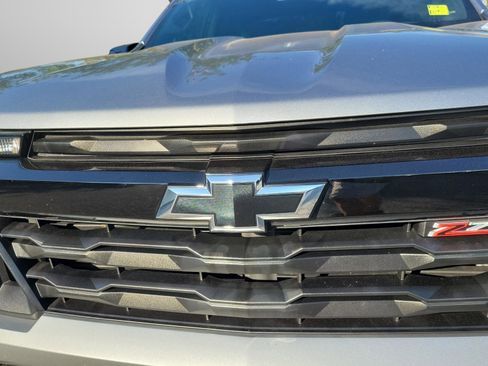 Used 2024 Chevrolet Colorado Z71 w/ Z71 Convenience Package 2 AWD/4WD image 11