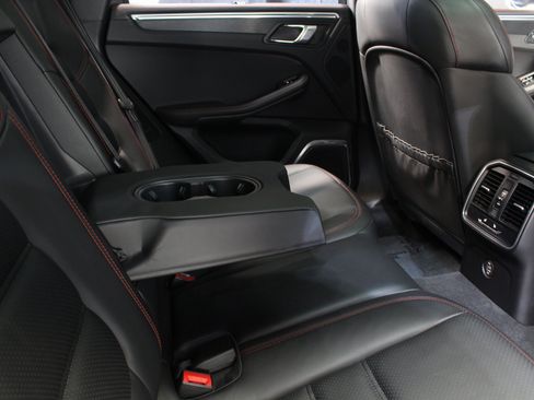 Used 2017 Porsche Macan GTS AWD/4WD image 52