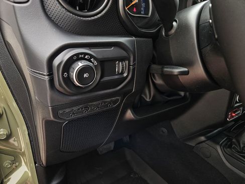 New 2026 Jeep Wrangler Unlimited Rubicon AWD/4WD image 15