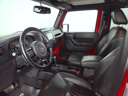 Used 2015 Jeep Wrangler Unlimited Sahara AWD/4WD image 17