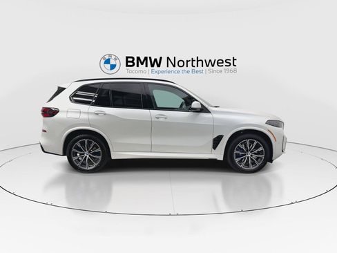 New 2026 BMW X5 xDrive40i w/ M Sport Package AWD/4WD image 5