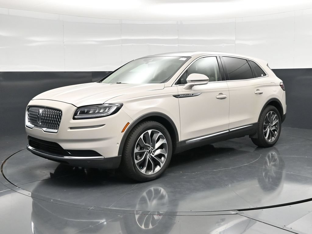 Used 2022 Lincoln Nautilus Reserve w/ Equipment Group 201A FWD image 8