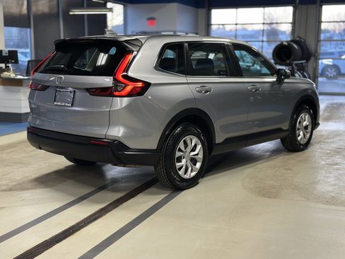 Used 2023 Honda CR-V LX image 4