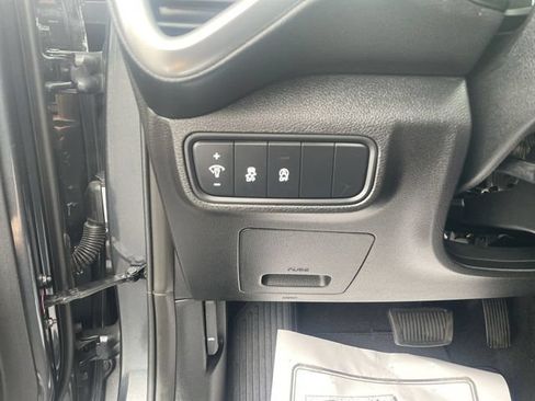 Used 2025 Kia Soul LX w/ LX Technology Package FWD image 21