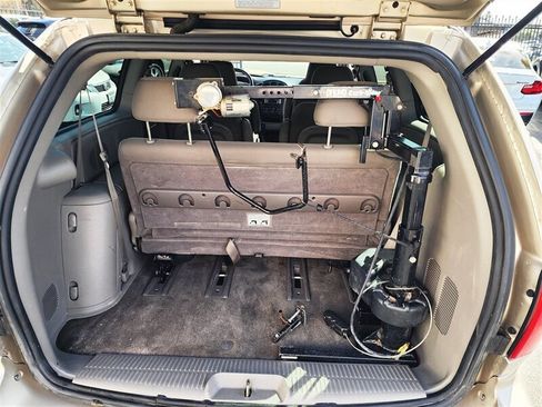 Used 2003 Chrysler Town & Country image 15