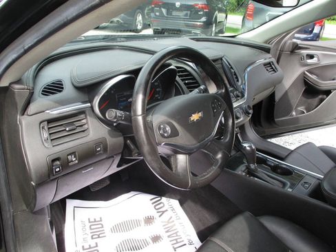 Used 2017 Chevrolet Impala LT FWD image 18