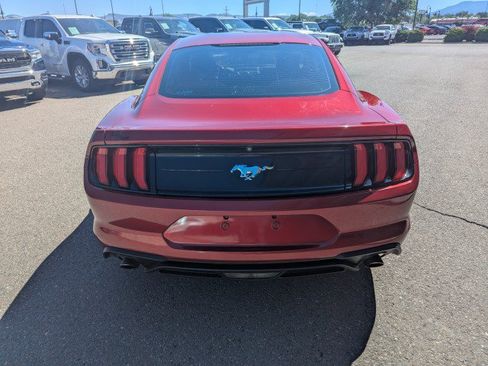 Used 2018 Ford Mustang Coupe RWD image 4