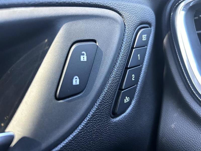 Used 2024 Buick Encore GX Avenir AWD/4WD image 23
