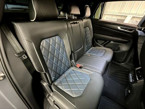 New 2026 Volkswagen Atlas Cross Sport SEL Premium R-Line image 27