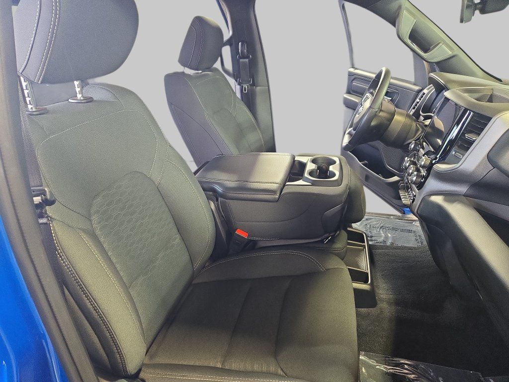 Used 2025 RAM 1500 Warlock AWD/4WD image 11