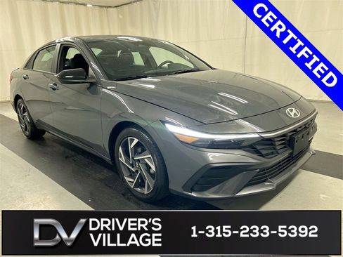 Used 2025 Hyundai Elantra Sport image 1