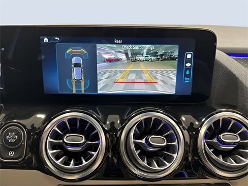 Used 2025 Mercedes-Benz GLA 250 4MATIC image 26