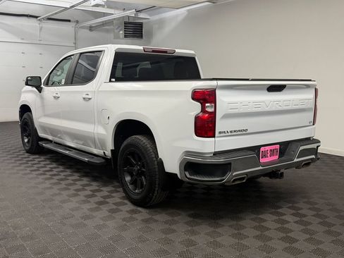 Used 2022 Chevrolet Silverado 1500 LT AWD/4WD image 3