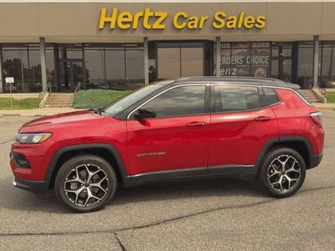 Used 2025 Jeep Compass Limited AWD/4WD image 5
