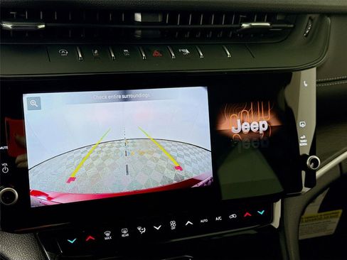 New 2026 Jeep Grand Cherokee Altitude AWD/4WD image 9
