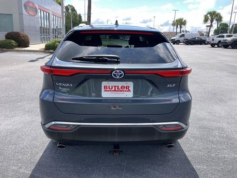 Used 2023 Toyota Venza XLE AWD/4WD image 4