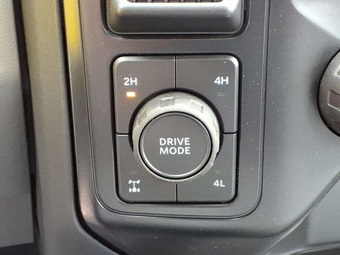 New 2025 Ford F250 XL w/ FX4 Off-Road Package AWD/4WD image 18