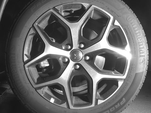 Used 2025 Jeep Compass Limited image 12