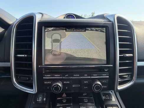 Used 2014 Porsche Cayenne S AWD/4WD image 21