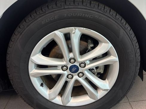 Used 2019 Ford Edge SEL w/ Equipment Group 201A FWD image 10