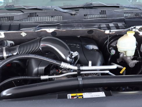 Used 2016 RAM 1500 Classic SLT image 37