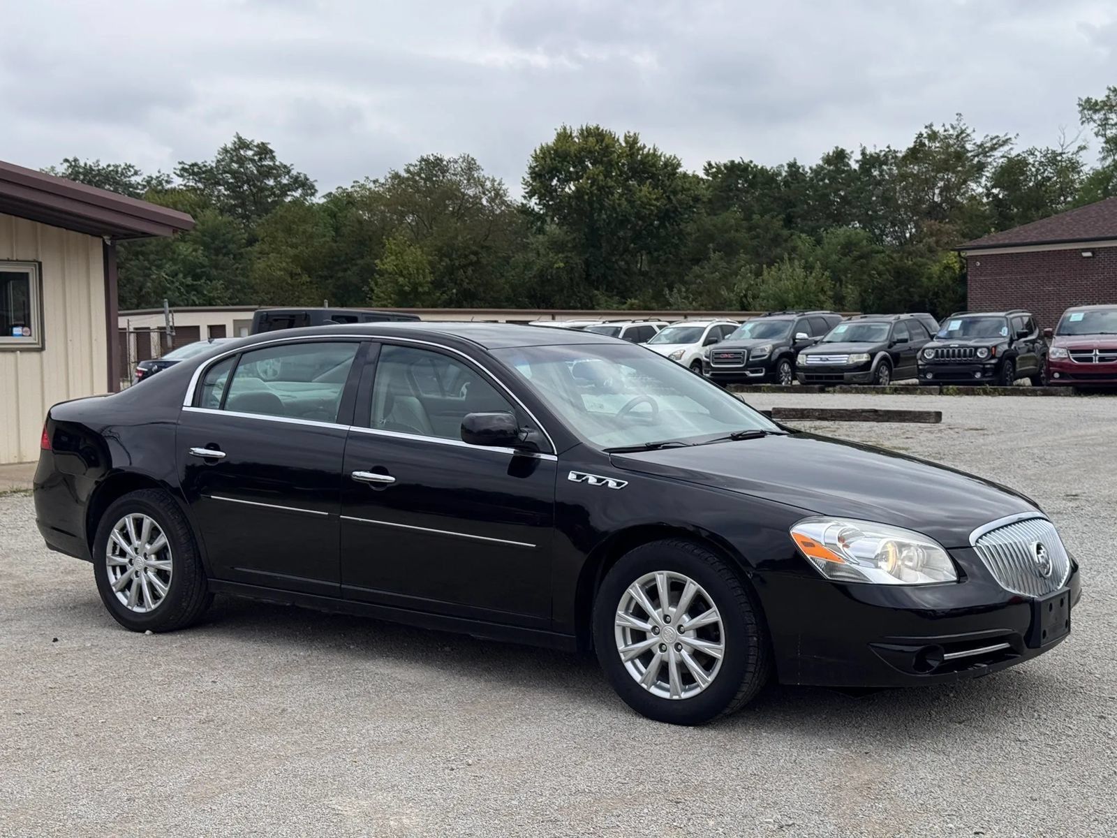 Used 2011 Buick Lucerne CXL FWD image 5