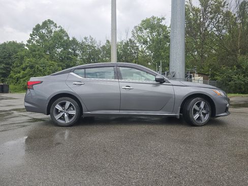 Used 2021 Nissan Altima 2.5 SL AWD/4WD image 16