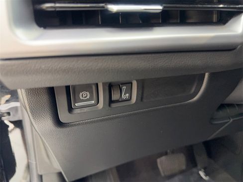 Used 2024 Cadillac XT4 Premium Luxury image 55