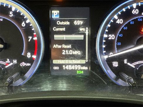 Used 2017 Toyota Highlander Limited image 14