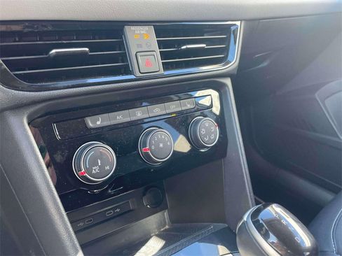 Used 2023 Volkswagen Taos SE image 29