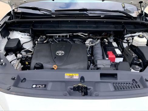 Used 2022 Toyota Highlander XLE FWD image 30