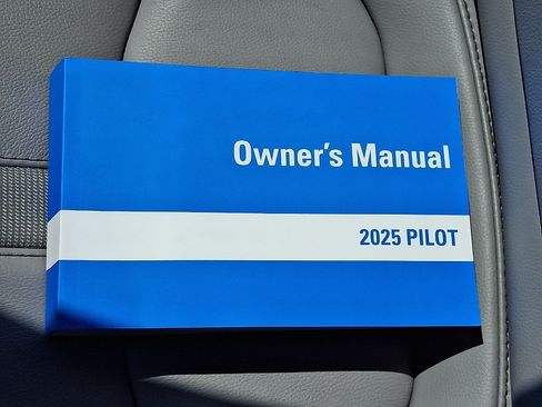 Certified 2025 Honda Pilot EX-L image 30