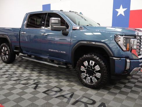 Used 2024 GMC Sierra 2500 Denali w/ Denali Reserve Package AWD/4WD image 14