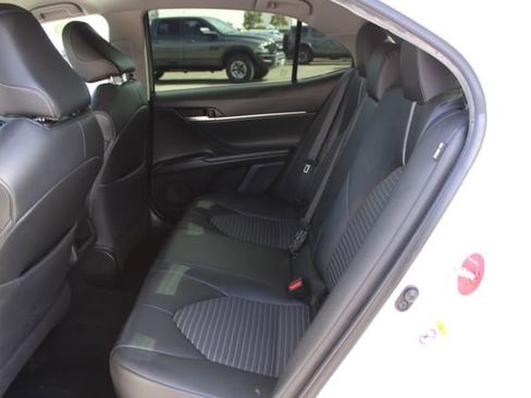 Used 2018 Toyota Camry SE FWD image 27