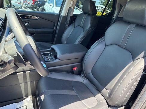 Used 2025 Honda Pilot EX-L image 12