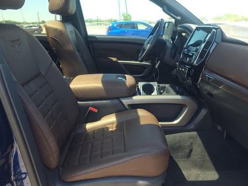 Used 2024 Nissan Titan Platinum Reserve w/ Moonroof Package image 6