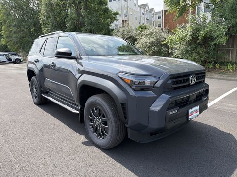 New 2026 Toyota 4Runner SR5 AWD/4WD image 3