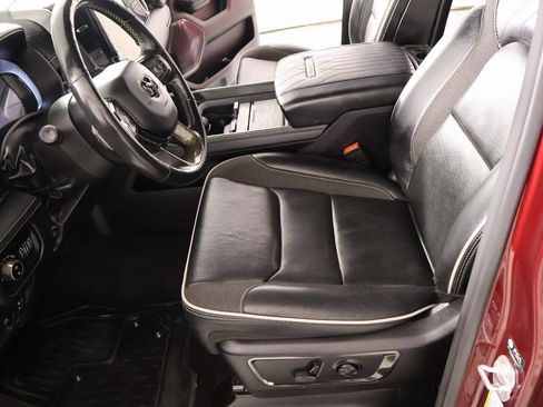 Used 2025 RAM 1500 Limited w/ Off Road Group image 12