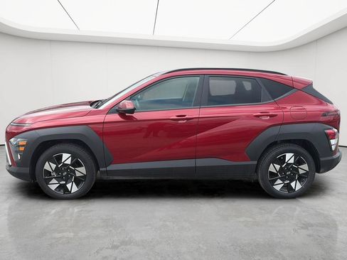 Used 2025 Hyundai Kona SEL FWD image 3