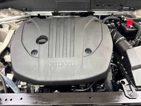 Used 2023 Volvo XC60 B5 Plus FWD image 77